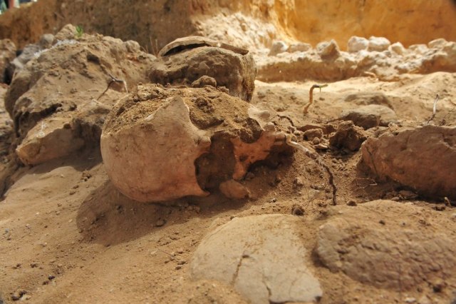 Nezabeleženo otkriæe: Pronaðena grobnica sa 227 ostataka žrtvovane dece