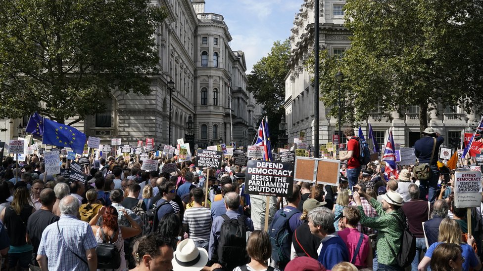 Velika Britanija: Hiljade građana protiv suspenzije parlamenta