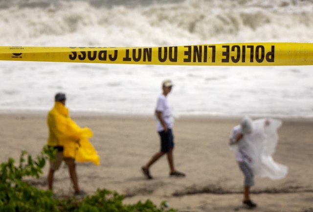 Drama na američkoj obali, pojedini odbijaju da se evakuišu: 