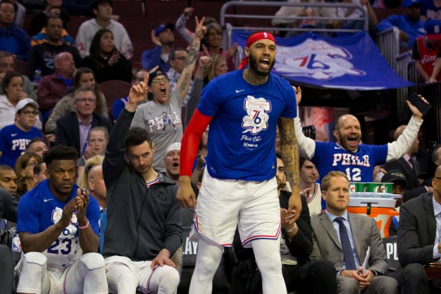 Navijač fizički nasrnuo na NBA košarkaša posle provokacije VIDEO