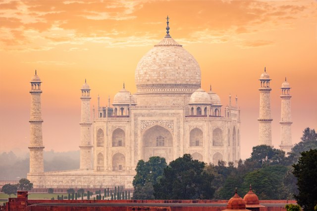 Poseta Tadž Mahalu pod meseèinom FOTO