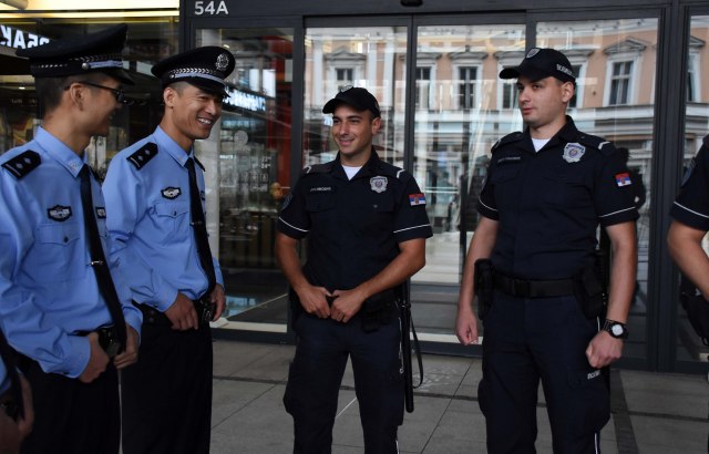 Od danas su na ulicama Beograda i kineski policajci FOTO VIDEO