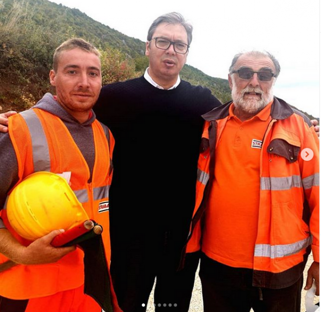 Predsednik Aleksandar Vučić nenajavljeno obišao radove na obnovi puta Knjaževac-Kalna FOTO