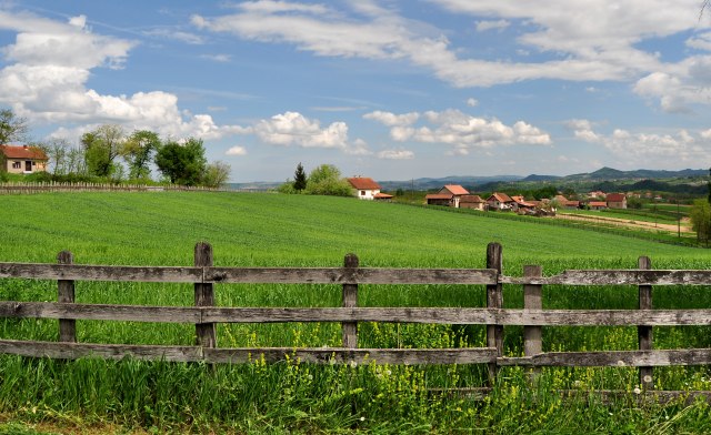 Ovo su  dve najveæe slabosti srpskih sela: I poljoprivrednici i traktori sve stariji