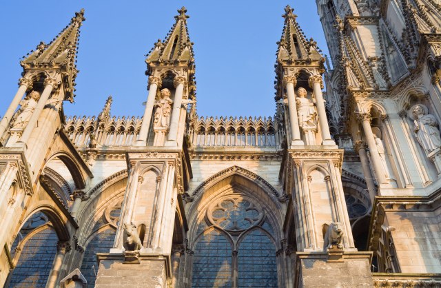 Suđenje ženama za pokušaj terorističkog napada kod Bogorodičine katedrale u Parizu