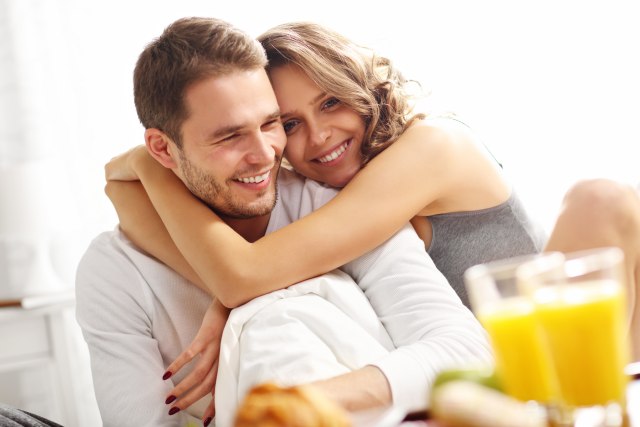 Ovo su jasni pokazatelji da je žena zaljubljena 