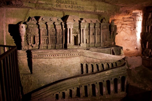 Da li biste smeli da siðete u Pariske katakombe?