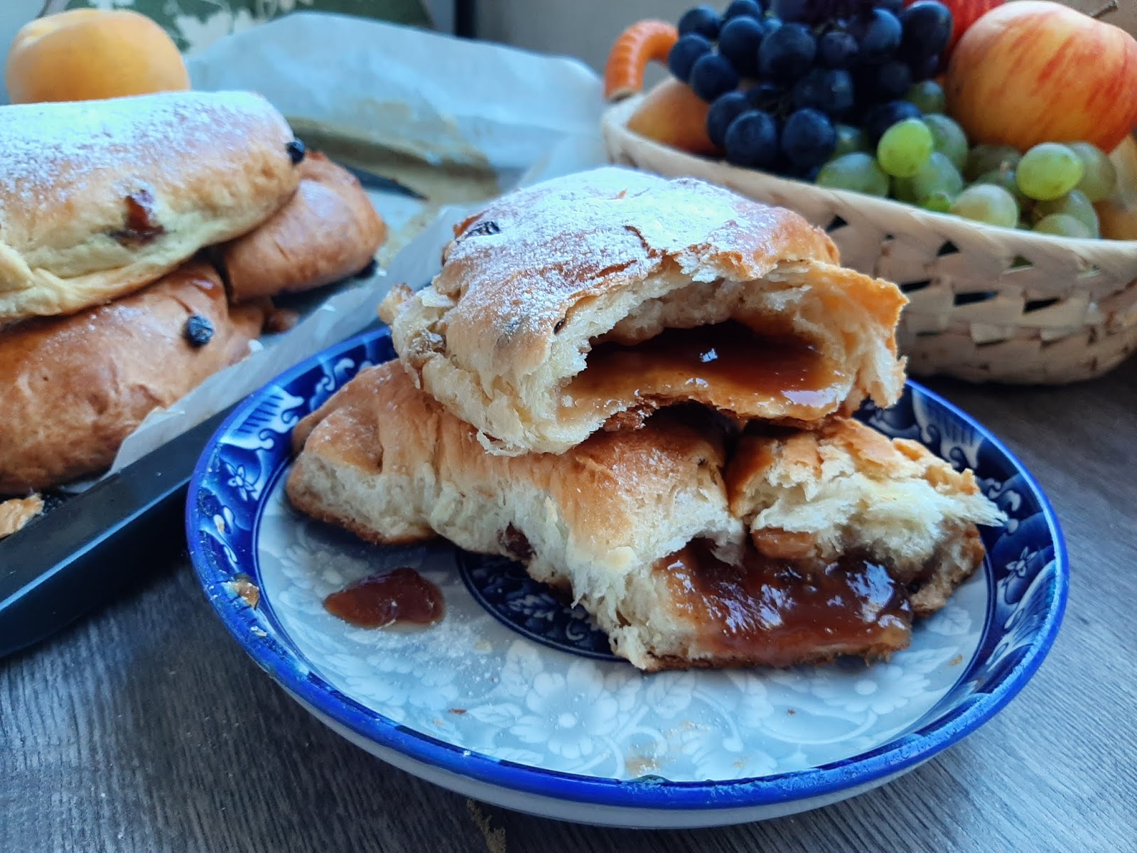 Jednostavan recept za savršen dezert: Bakine penaste kiflice sa džemom!