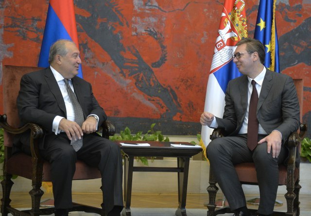 A tête-à-tête meeting commenced at the Palace of Serbia