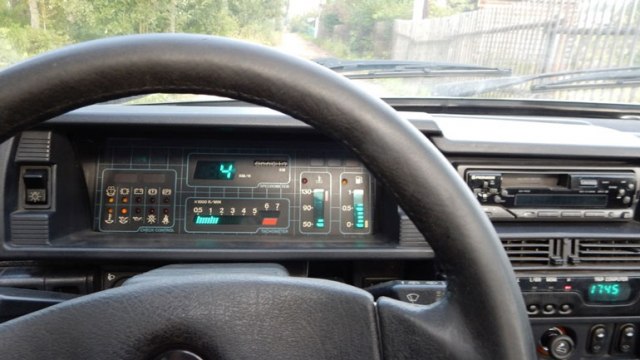 Kad je Lada imala digitalnu kontrolnu tablu FOTO