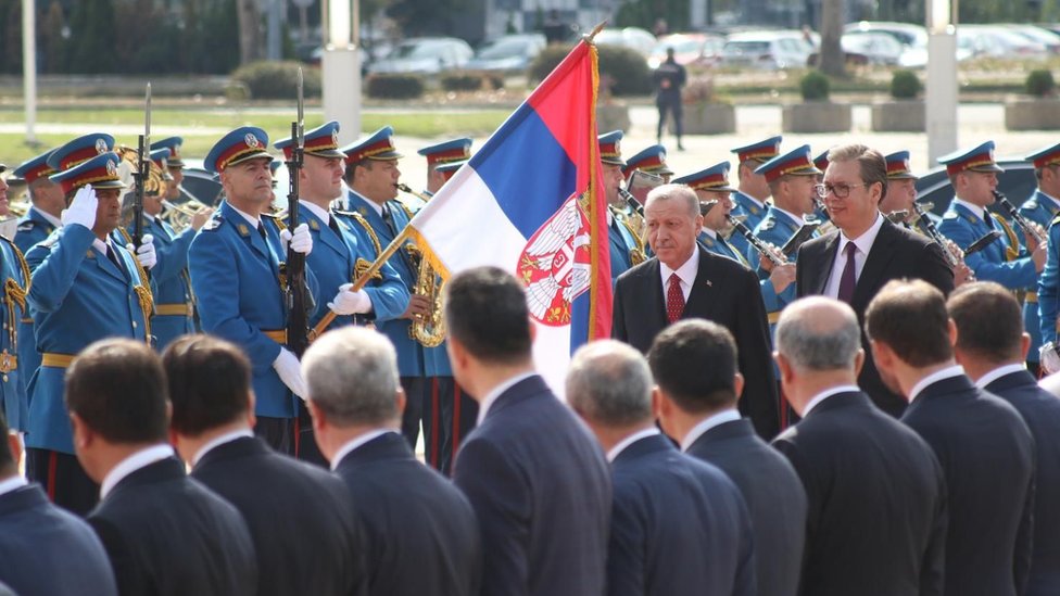 Erdogan se po dolasku u Beograd sastao sa predsednikom Vuèiæem, a u Srbiji æe ostati dva dana/Fonet