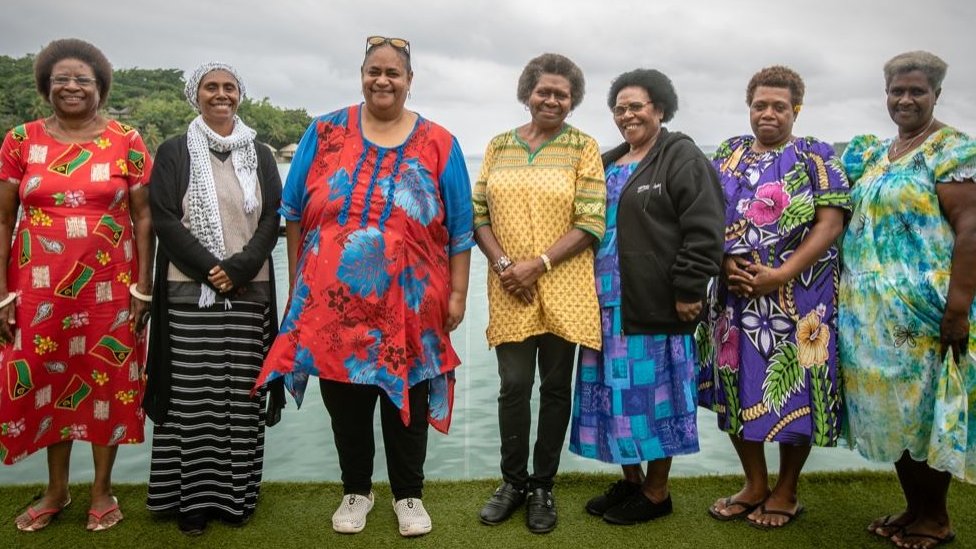 Politièarke Vanuatua žele da se kandiduju i zato su osnovale politièku partiju na èelu sa Hildom Lini/Chris Morgan/BBC