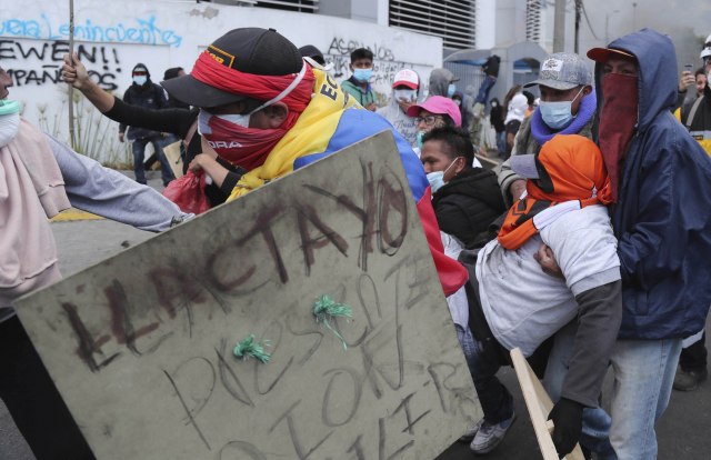 Predsednik Ekvadora uveo policijski čas i vojnu komandu: Nepodnošljivo nasilje na protestima