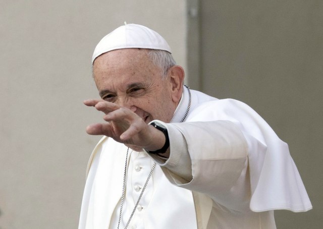 Papa traži od svetskih lidera da se odreknu nuklearnog oružja