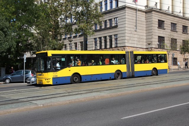 Mladić iskoristio taksi blokadu, pa oteo autobus na Autokomandi