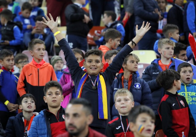 Partizan inspirisao Rumune – na stadionu 30.000 dece VIDEO