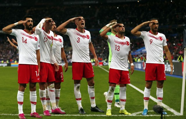 UEFA gubi "bitku" – Turci salutirali vojnicima u Siriji