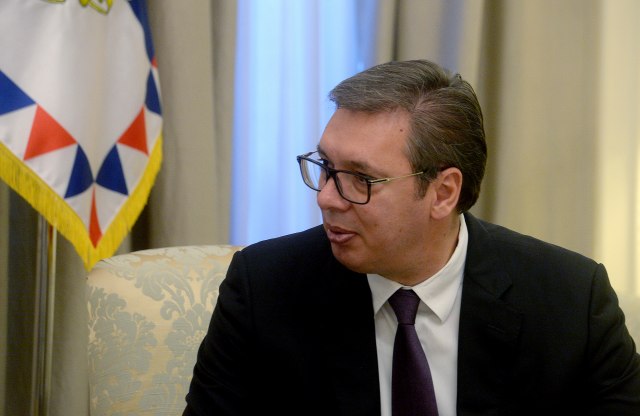 Vučić: Za penzionere po 5.000 već s početka novembra