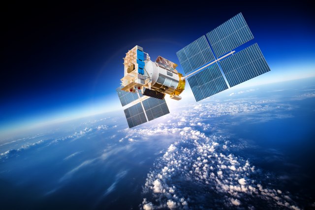 Space X  zatražio dozvolu za lansiranje još 30 hiljada satelita