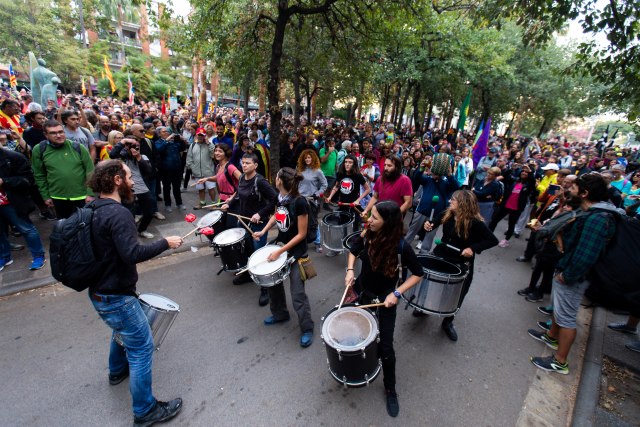 Stotine hiljada ljudi krenulo na proteste u Barseloni