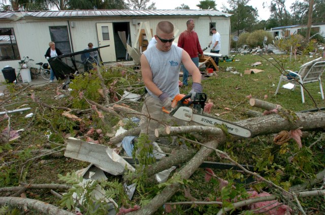 Tornado na Floridi, oštećene kuće i škola