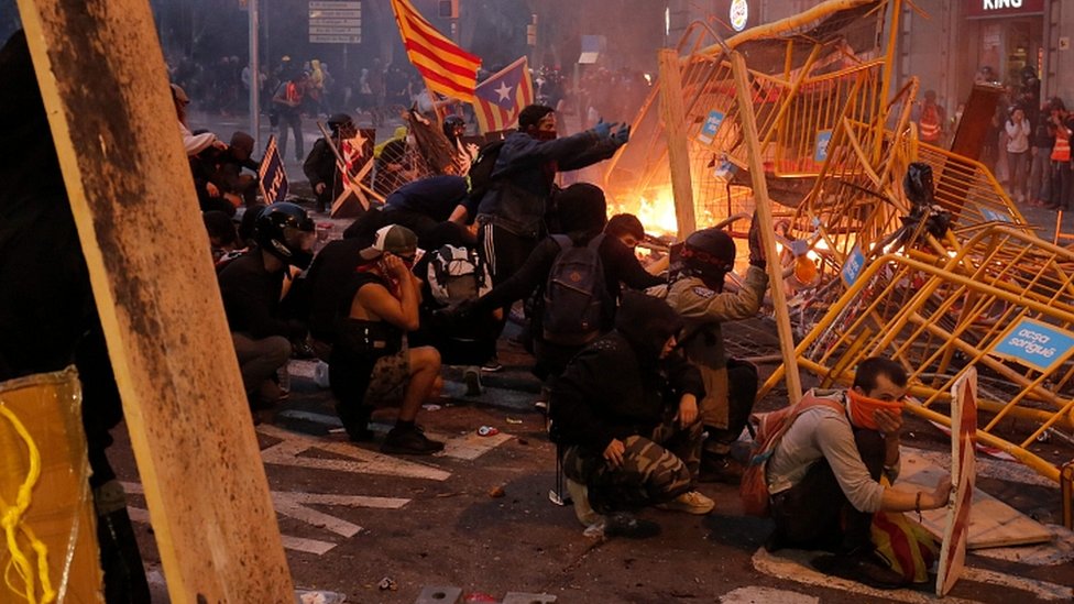 Nemiri u Kataloniji: Generalni štrajk i protesti paralisali Barselonu
