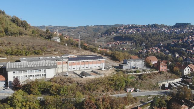 Fabrika izgraðena u rekordnom roku: Graðanima sa èesme potekla ispravna voda