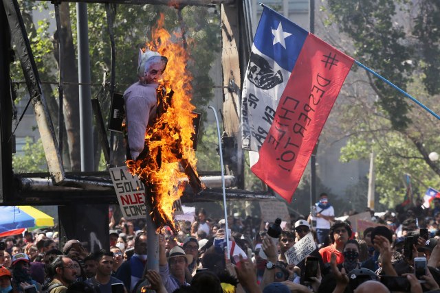 Čileanci ponovo na ulicama FOTO