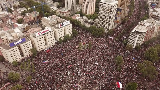 Tako to rade Èileanci: Milion ljudi na mirnom protestu FOTO/VIDEO