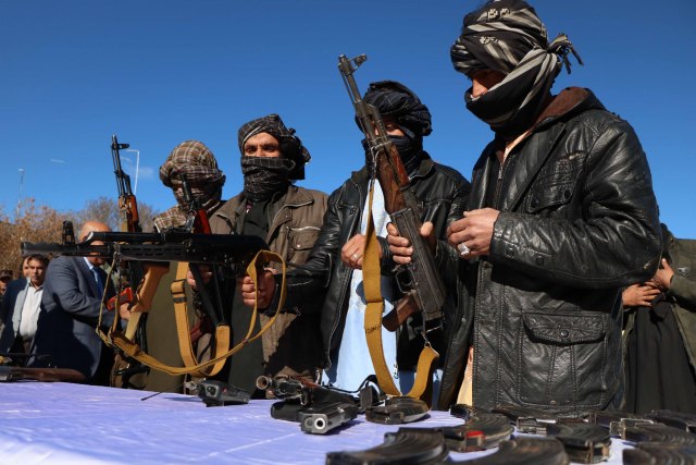Talibani ubili osam vojnika