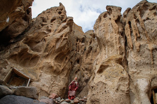 Iranska Kapadokija: Selo u kojem ljudi još uvek žive u pećinama