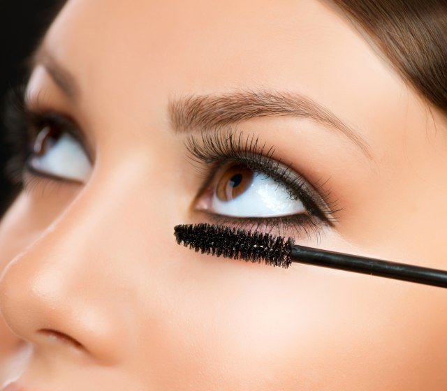 Lepota kao garancija uspeha: Kako šminka pomaže u poslu?