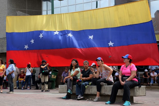 Maduro naredio: Na ulice izlazi 3,2 miliona pripadnika civilne zaštite