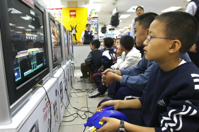Kina uvodi zabranu za maloletnike da igraju video igre posle 22:00
