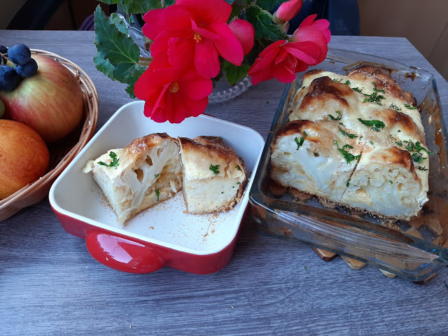 Samo se na prvi mah čini da je komplikovano: Bakin pohovani karfiol sa belim lukom i pavlakom u rerni