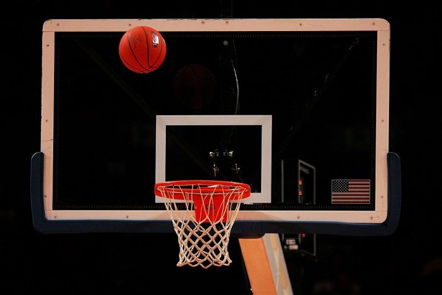 Kalin Benet – prvi autistièni košarkaš koji je dao koš u NCAA VIDEO