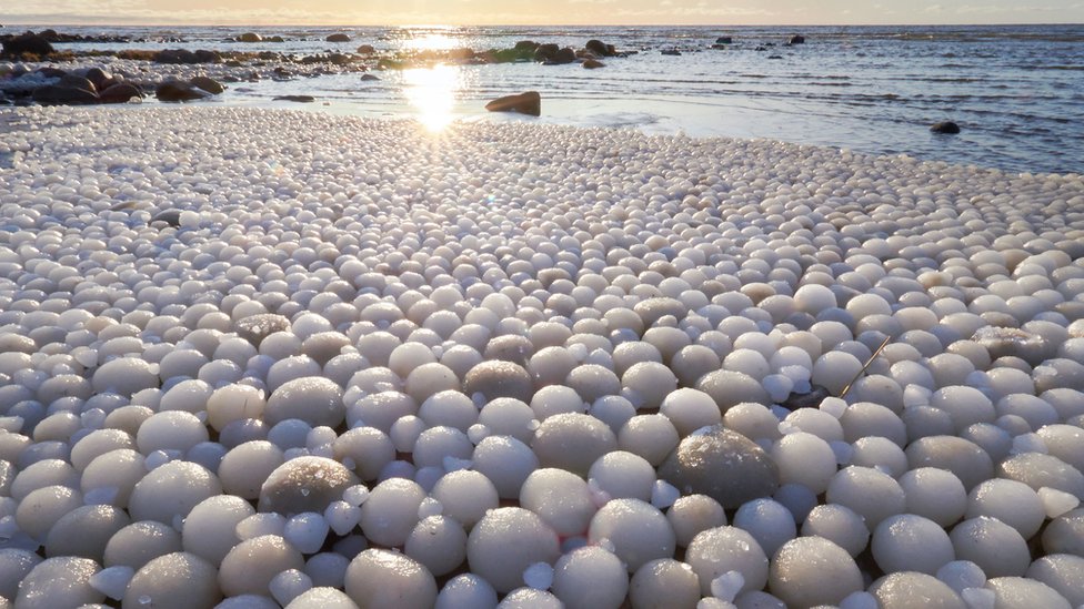 Kako su "ledena jaja&#x201c; prekrila plažu u Finskoj