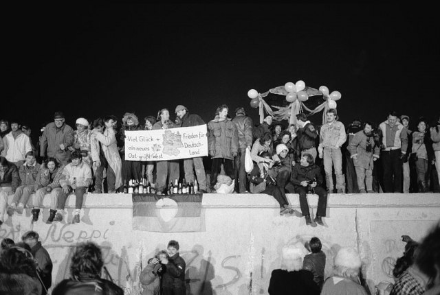 Tri decenije od pada Berlinskog zida: Za istoène Nemce i dalje postoji razlika