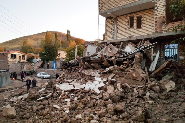 U zemljotresu u Iranu povreðeno 520 ljudi