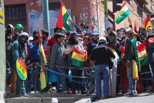 Demonstranti u Boliviji zauzeli dva državna medija VIDEO