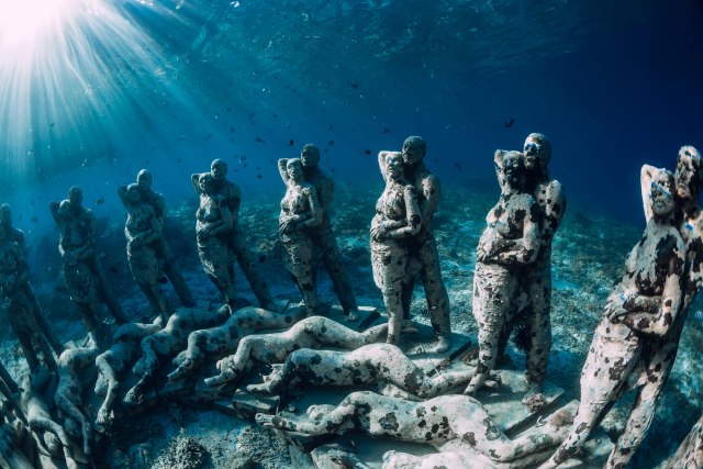 Statue na dnu mora: Mamac za turiste ili više od toga?