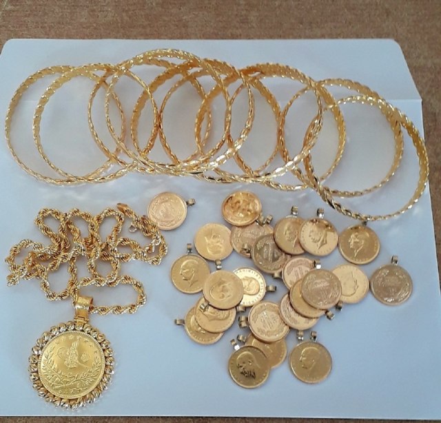 Zlato vredno 23.000 evra sakriveno u jakni