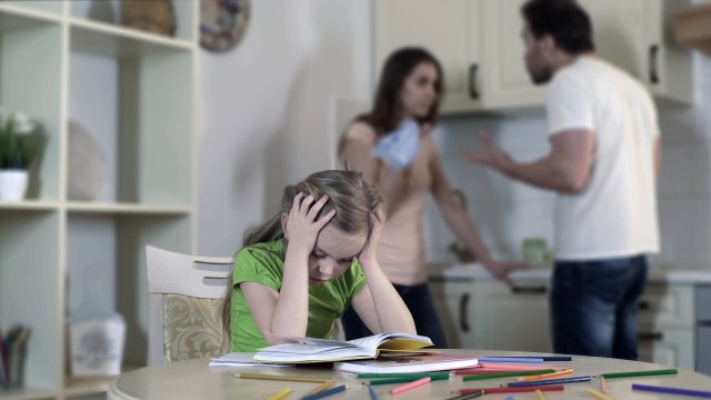 Stres koji roditelji doživljavaju na poslu negativno utiče i na njihovu decu