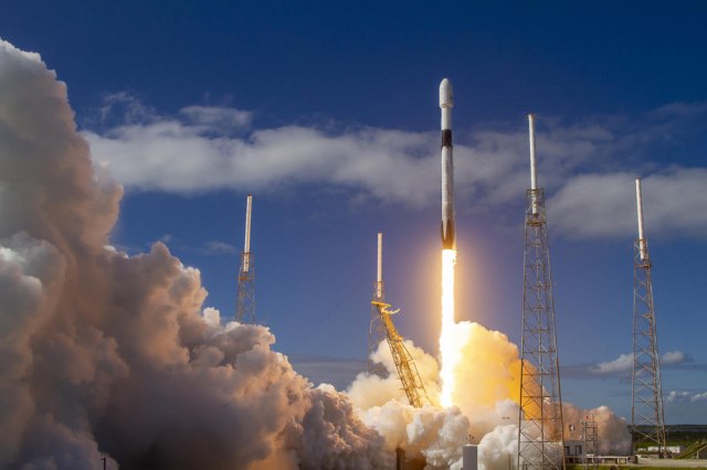 SpaceX lansirao 60 satelita: Planeta æe imati superbrz internet VIDEO