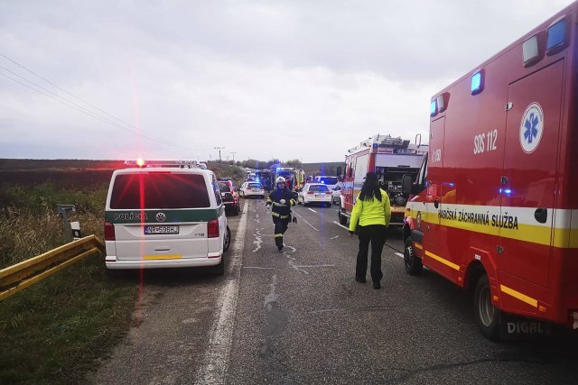 Užasna tragedija u Slovačkoj: Sudar kamiona i autobusa sa đacima, 12 mrtvih FOTO