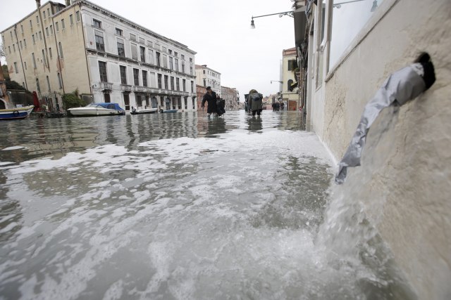 Venecija pod vodom: Ovo je rezultat klimatskih promena VIDEO/FOTO