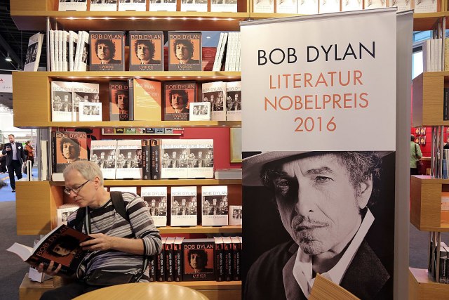 Na promociji knjige Boba Dilana: "Tada su ga svi proglasili izdajnikom, ali on je ostao pri svome"