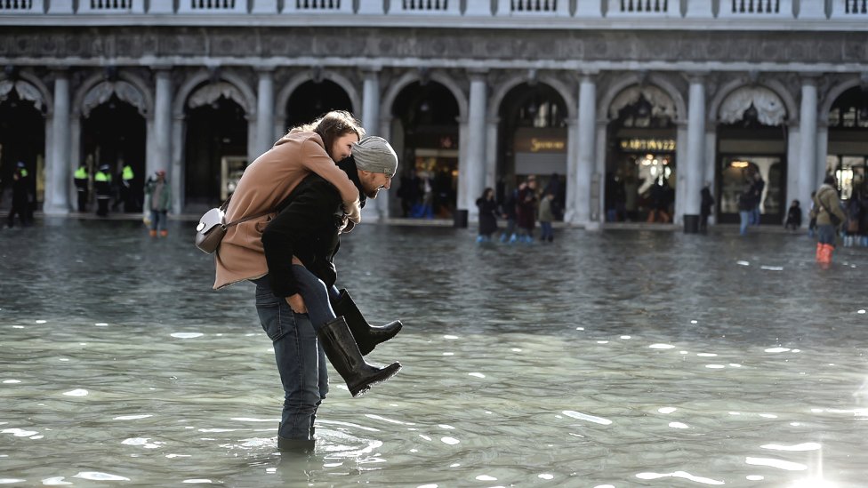 Venecija: Borba sa talasima od metar i po