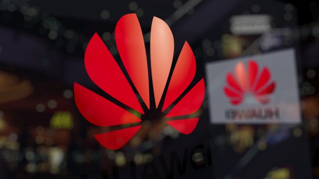 Tramp produžio privremenu licencu Huaweiju za još tri meseca