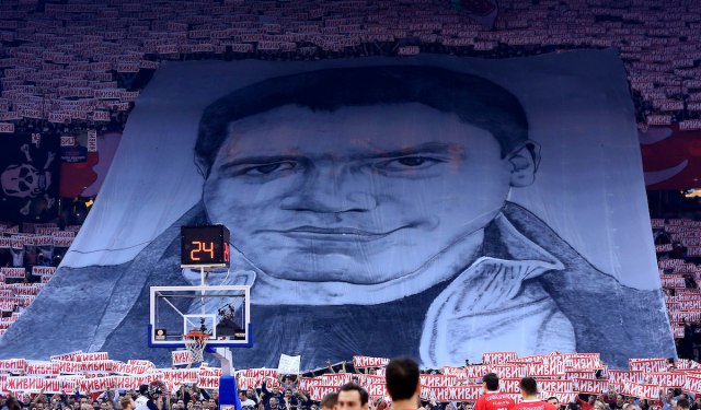 Pet godina od ubistva Marka Ivkoviæa; Zvezda: Zašto?